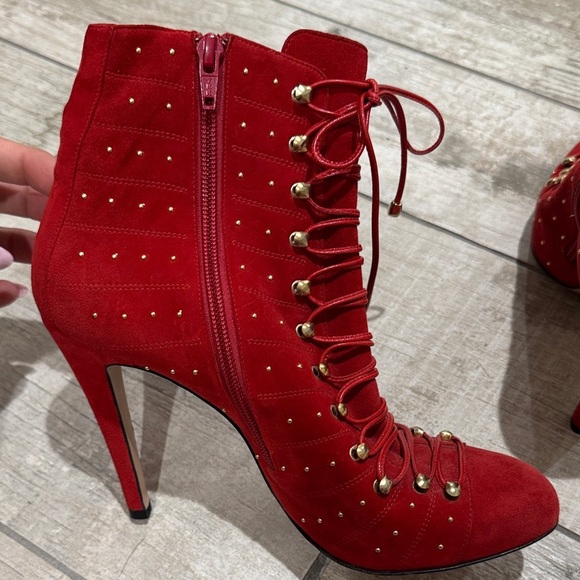 Elegant Red Studded Heeled Boots - Picture 4 of 7